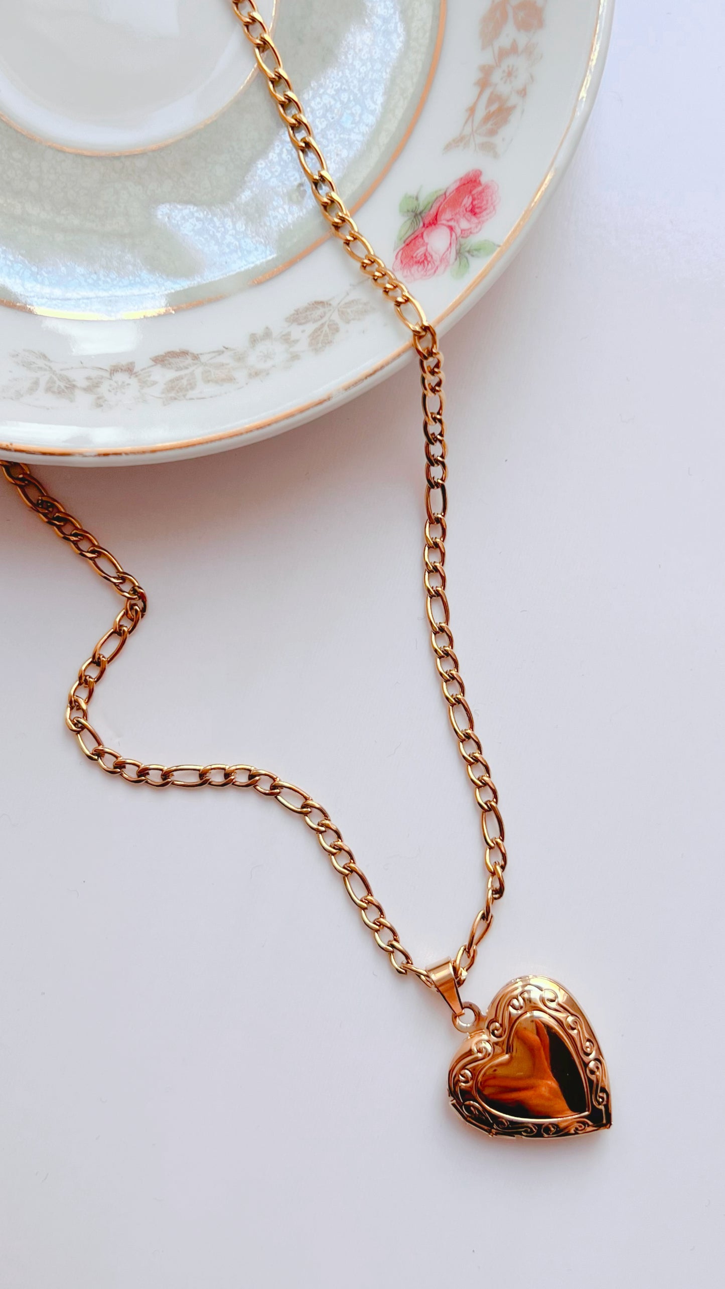 𝐂𝐎𝐋𝐋𝐀𝐑 𝐀𝐋𝐌𝐀