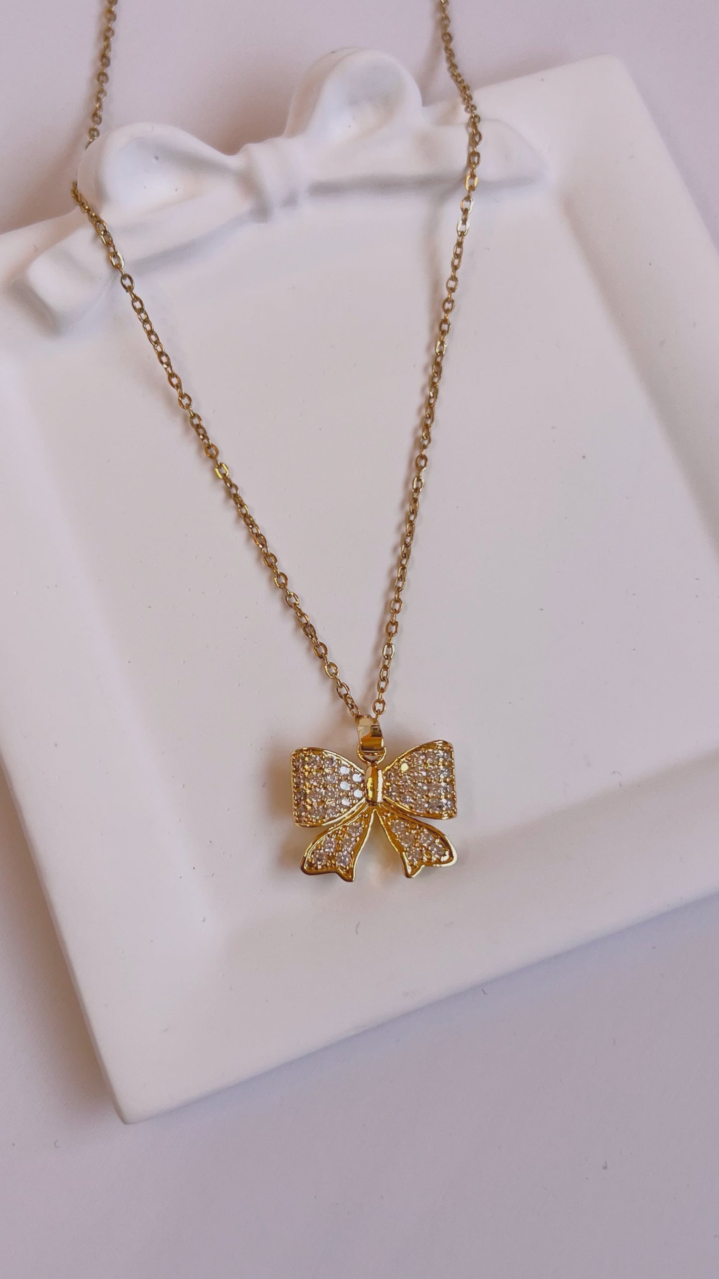 𝐂𝐎𝐋𝐋𝐀𝐑 𝐈𝐑Í𝐀