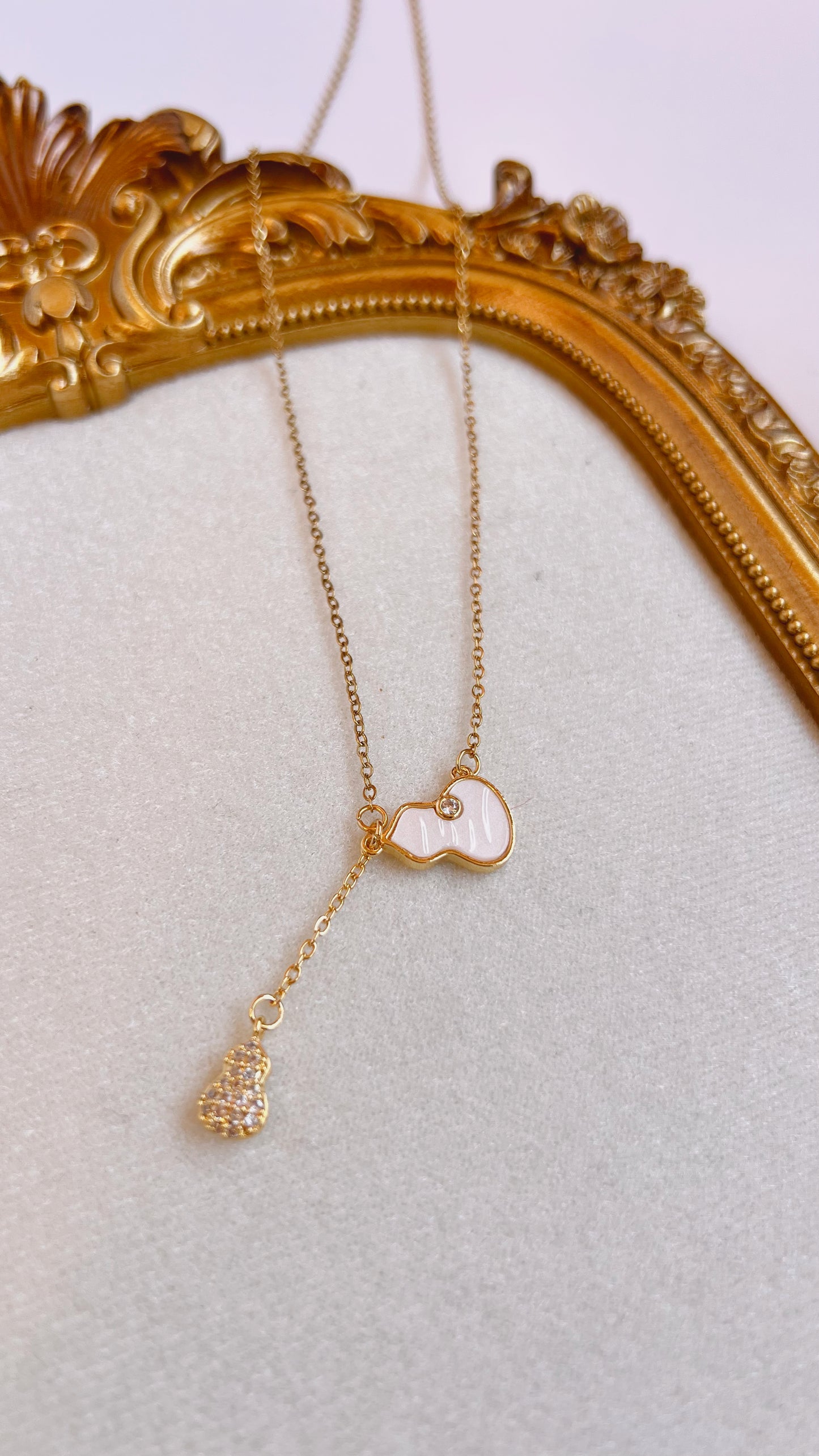 𝐂𝐎𝐋𝐋𝐀𝐑 𝐂𝐋𝐀𝐑𝐀