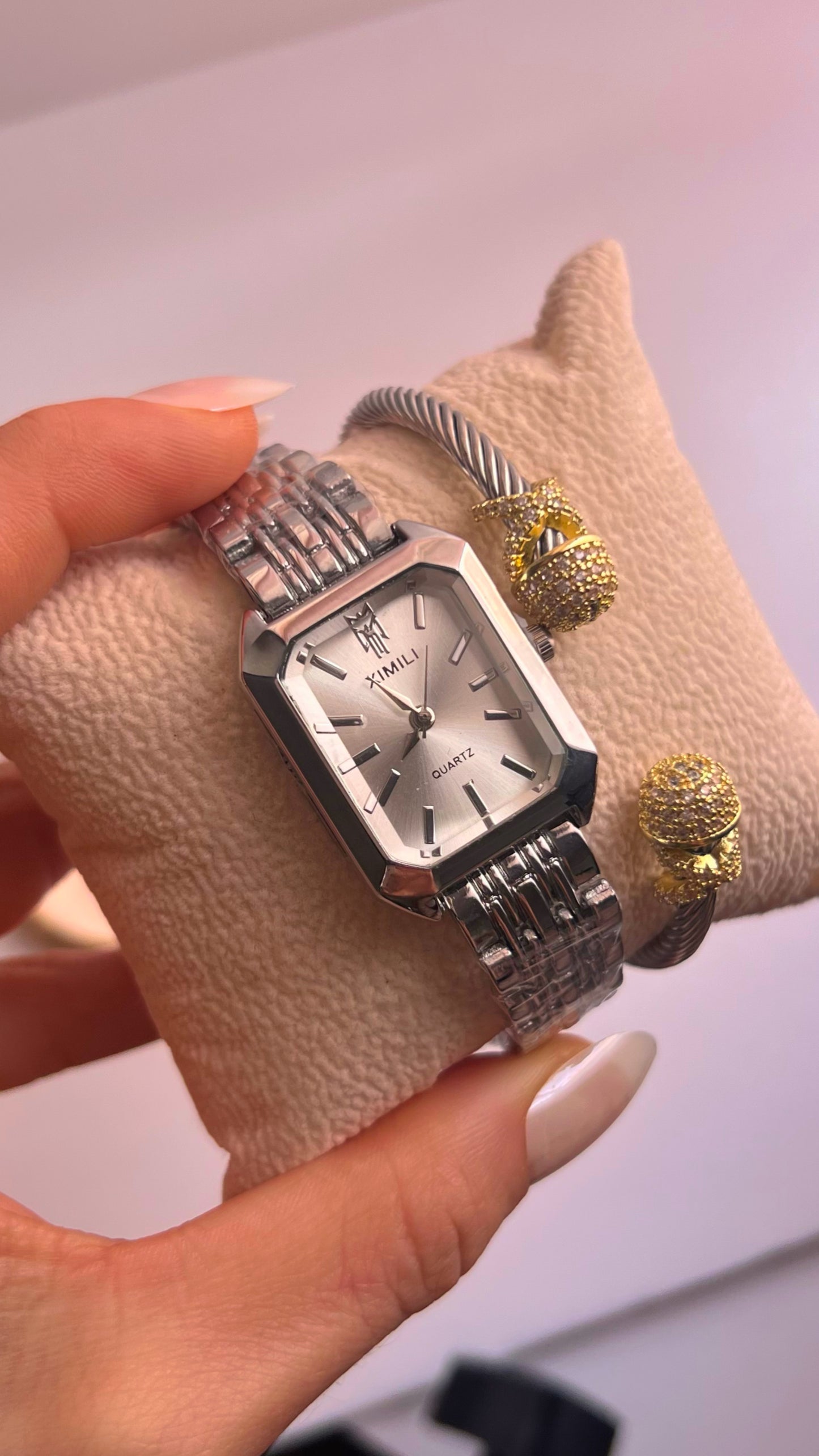 𝐂𝐎𝐌𝐁𝐎 𝐌𝐀𝐑𝐆𝐀𝐑𝐄𝐓 𝐖𝐇𝐈𝐓𝐄